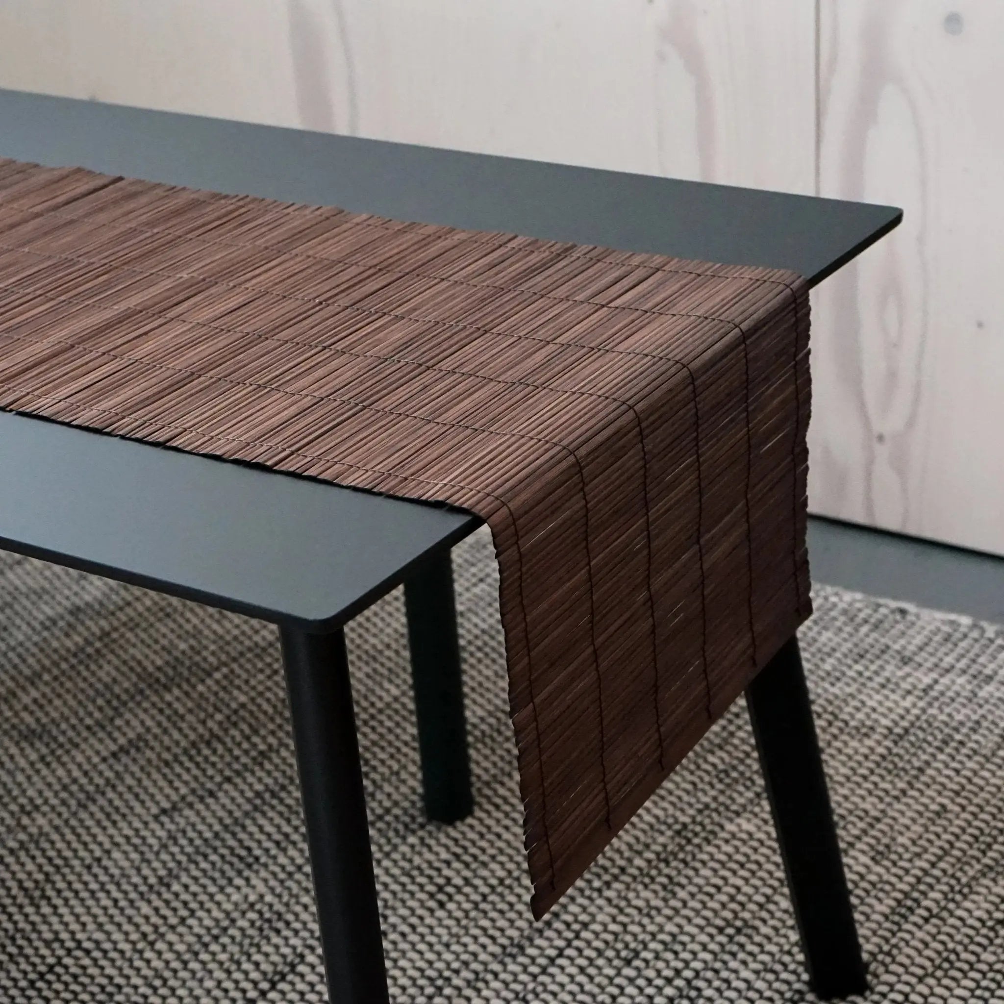Bordslöpare i bambu – handvävd 35 × 150 cm i Servering – hållbart alternativ från HållbarHem. Alla rättigheter förbehållna