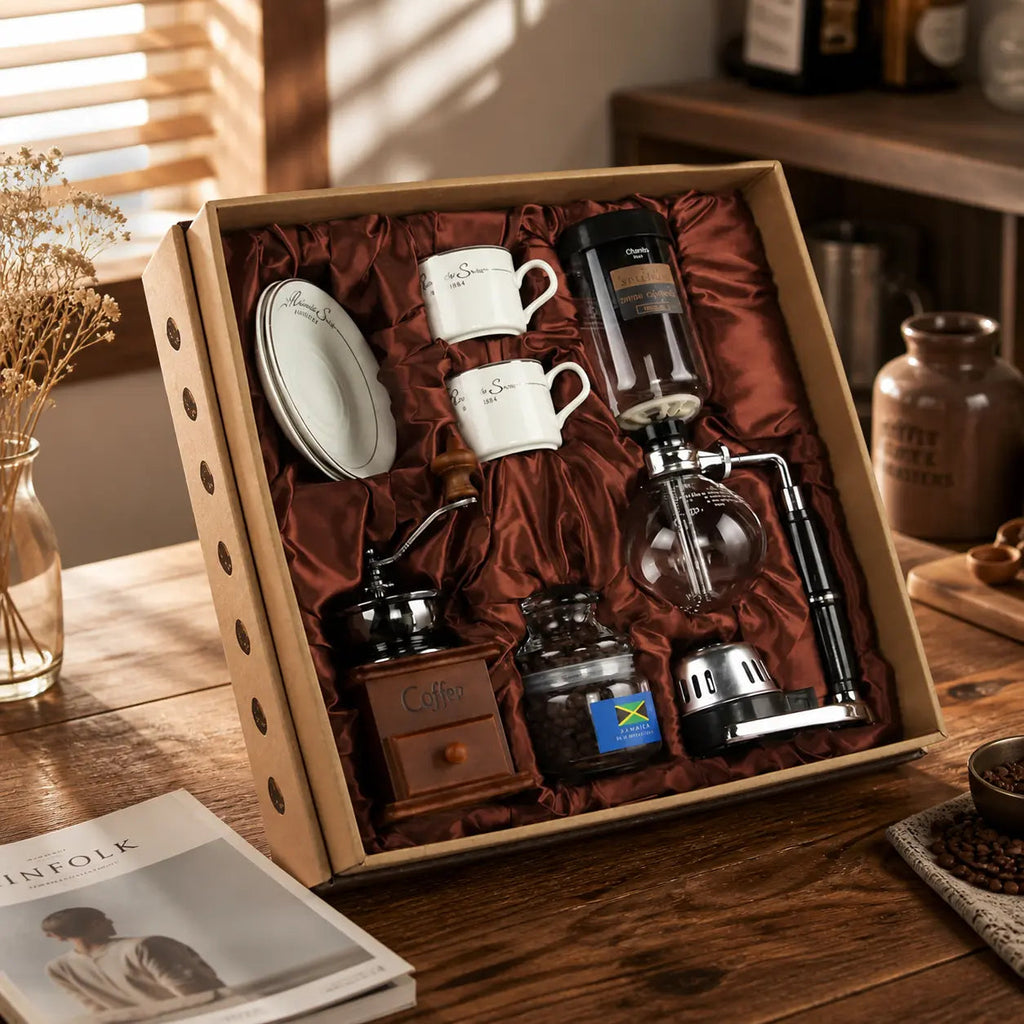 Retro kaffeset med handkvarn och siphonbryggare i Köksredskap – hållbart alternativ från HållbarHem. Alla rättigheter förbehållna